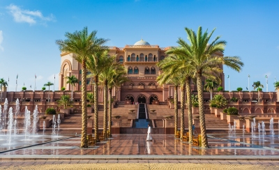 Kempinski Emirates Palace Hotel in Abu Dhabi (Oleg Zhukov / stock.adobe.com)  lizenziertes Stockfoto 
License Information available under 'Proof of Image Sources'